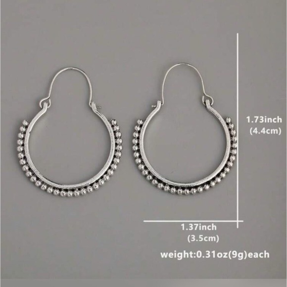 Exquisite Mini Circle Shaped Earrings - Picture 5 of 8